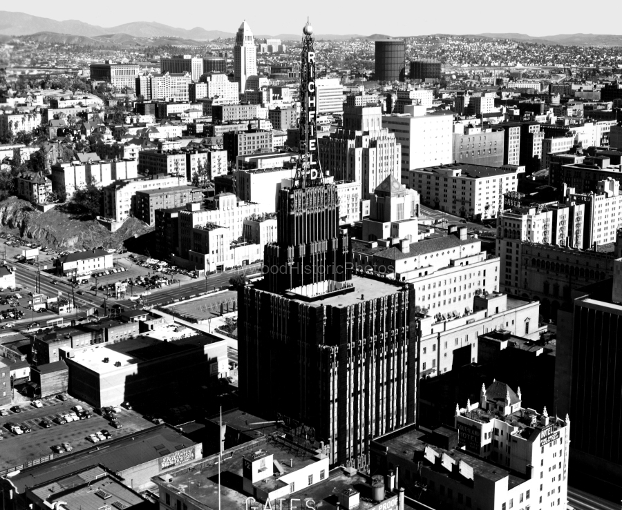 Los Angeles 1946 500 block Flower St.jpg